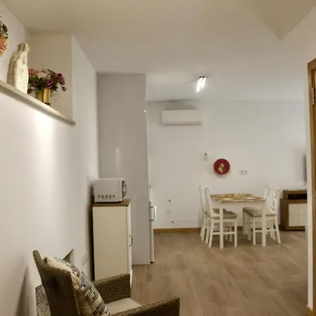 Plátanos&river Apartments, By Lethes Legacy *