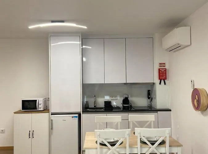 Apartment Platanos & River By Lethes Legacy